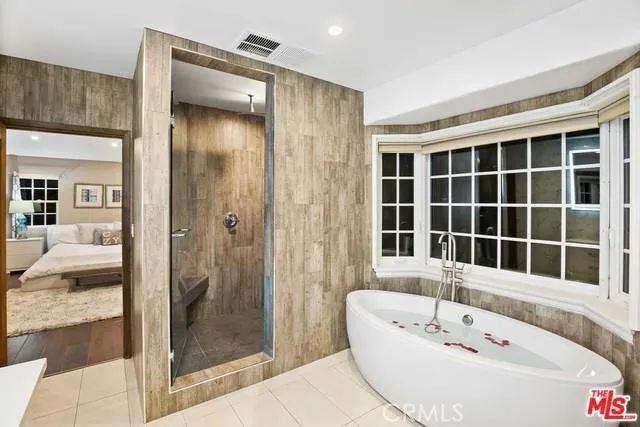 11905 Hartsook, Valley Village, CA 91607