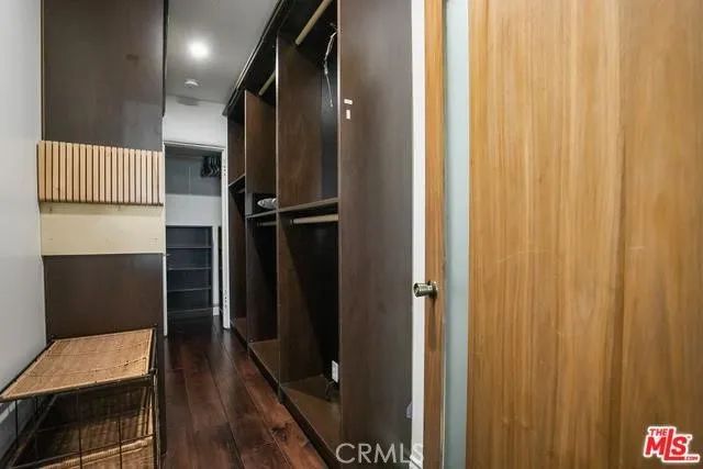 11905 Hartsook, Valley Village, CA 91607