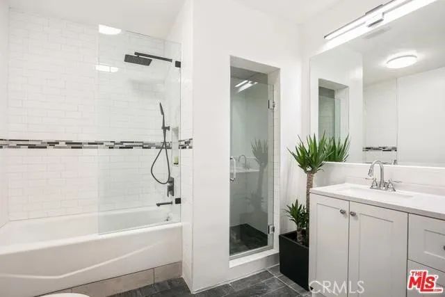 11905 Hartsook, Valley Village, CA 91607
