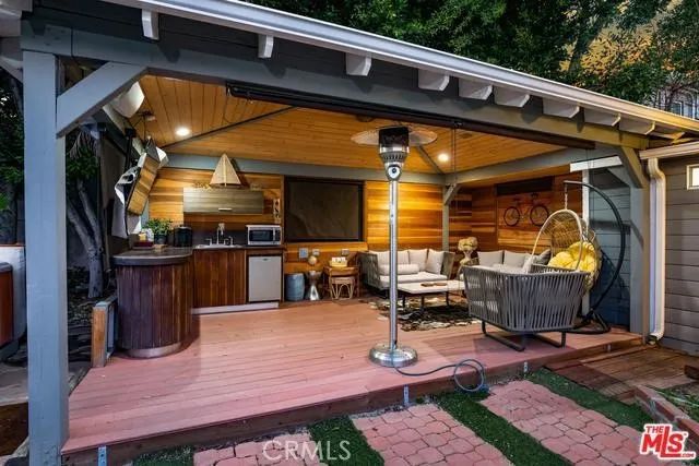 11905 Hartsook, Valley Village, CA 91607