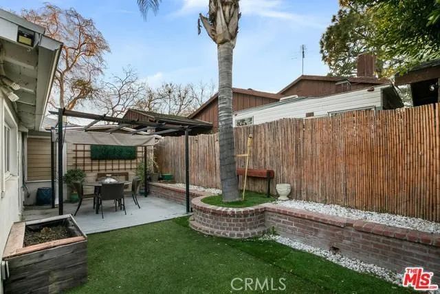 11905 Hartsook, Valley Village, CA 91607