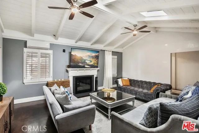 11905 Hartsook, Valley Village, CA 91607