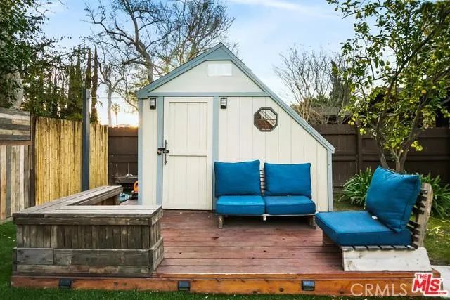 11905 Hartsook, Valley Village, CA 91607