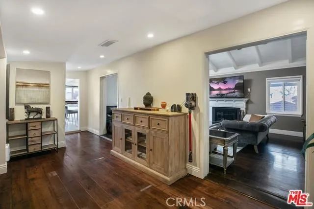 11905 Hartsook, Valley Village, CA 91607