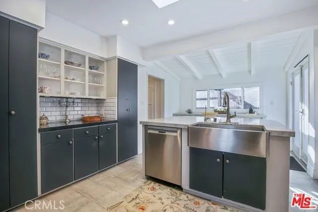 11905 Hartsook, Valley Village, CA 91607