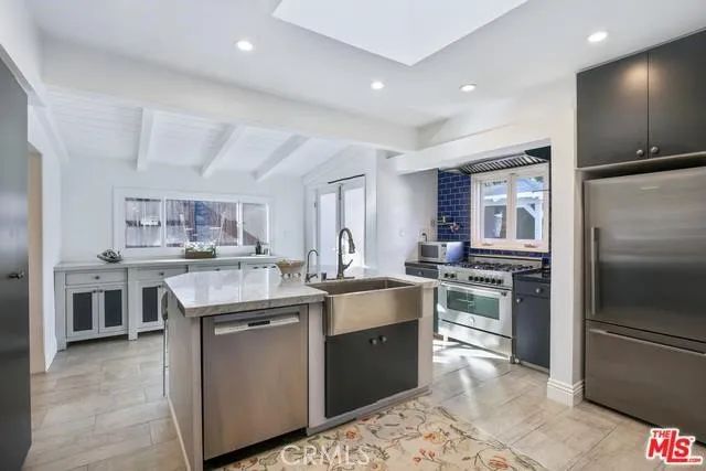 11905 Hartsook, Valley Village, CA 91607