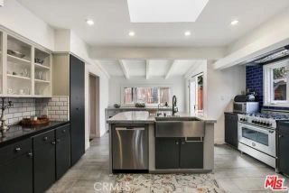 11905 Hartsook, Valley Village, CA 91607