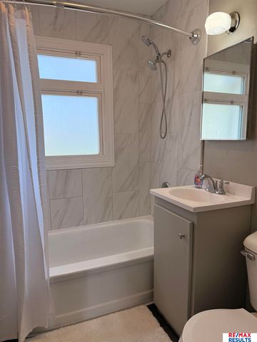 1032 E 12 Street, Fremont, NE 68025