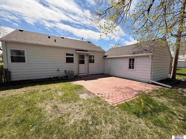 1032 E 12 Street, Fremont, NE 68025