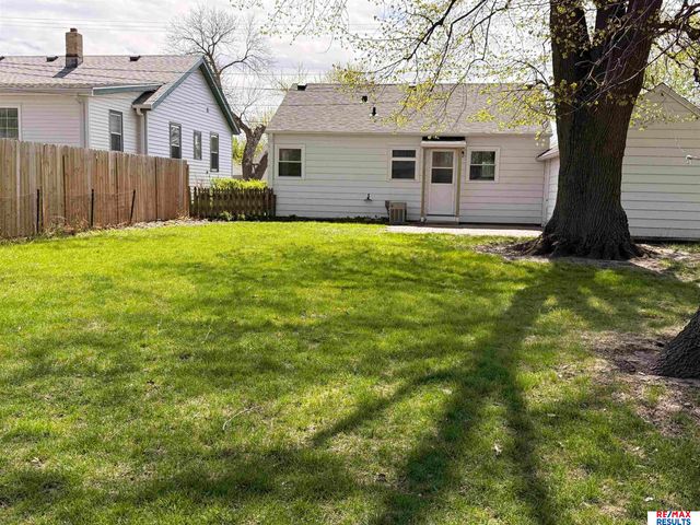 1032 E 12 Street, Fremont, NE 68025