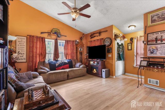 607 Bluebell Dr Drive, Jackson, NJ 08527
