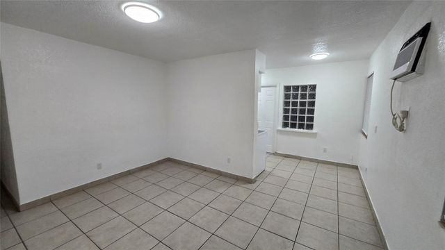 16951 NE 18th Ave 1, North Miami Beach, FL 33162