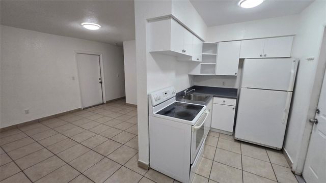 16951 NE 18th Ave 1, North Miami Beach, FL 33162