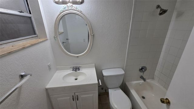 16951 NE 18th Ave 1, North Miami Beach, FL 33162