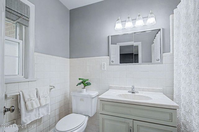 4001 Kirby Ln, Louisville, KY 40299