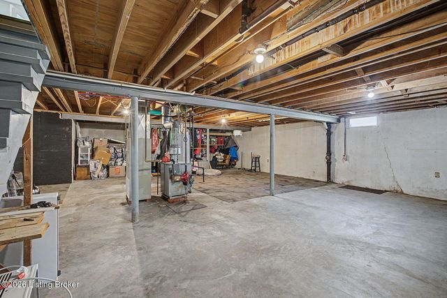 4001 Kirby Ln, Louisville, KY 40299