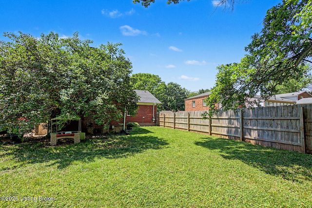 4001 Kirby Ln, Louisville, KY 40299