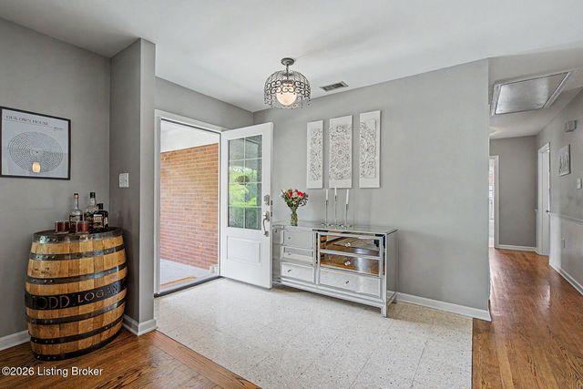 4001 Kirby Ln, Louisville, KY 40299