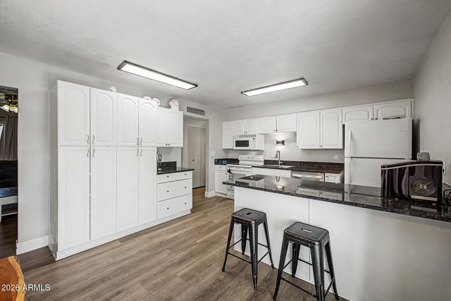 1056 W HEATHER Drive, Mesa, AZ 85201