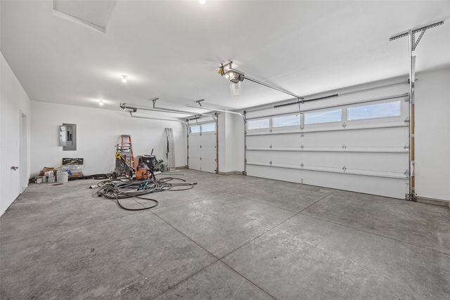 3060 Sunflower St, Ely, IA 52227