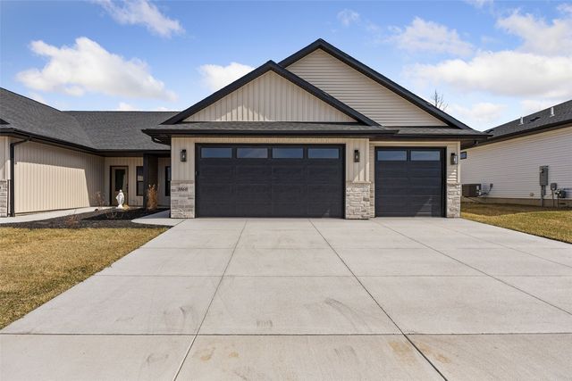 3060 Sunflower St, Ely, IA 52227