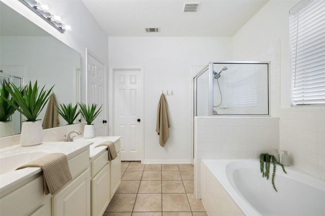 1712 Lynnville TRL, Austin, TX 78727