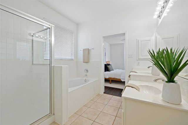 1712 Lynnville TRL, Austin, TX 78727