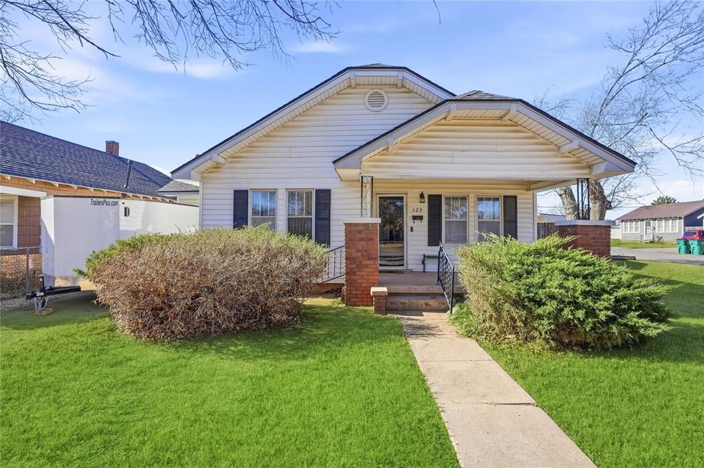 Image 1 of property listing at 329 N Bailey Street, Hobart, OK 73651