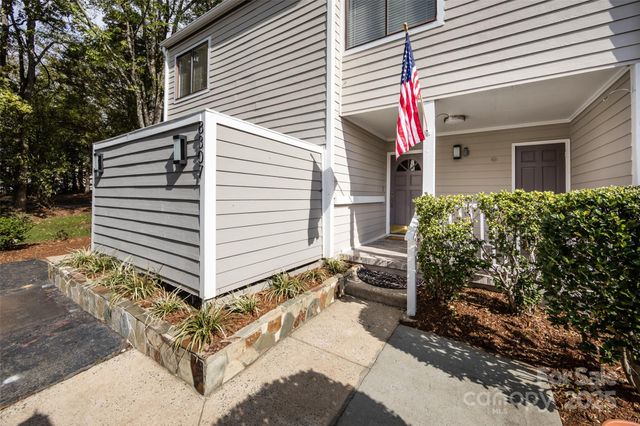 8307 Cricket Lake Drive, Charlotte, NC 28277