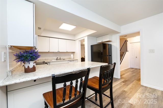 8307 Cricket Lake Drive, Charlotte, NC 28277