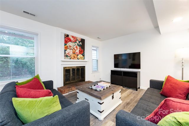 8307 Cricket Lake Drive, Charlotte, NC 28277