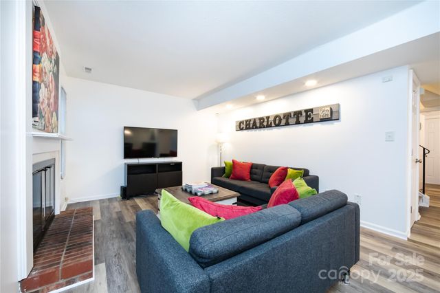 8307 Cricket Lake Drive, Charlotte, NC 28277