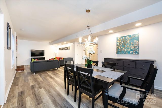 8307 Cricket Lake Drive, Charlotte, NC 28277