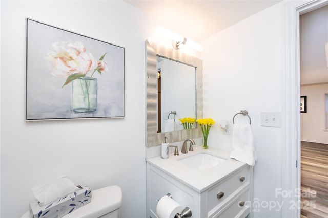 8307 Cricket Lake Drive, Charlotte, NC 28277