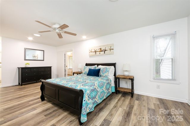 8307 Cricket Lake Drive, Charlotte, NC 28277