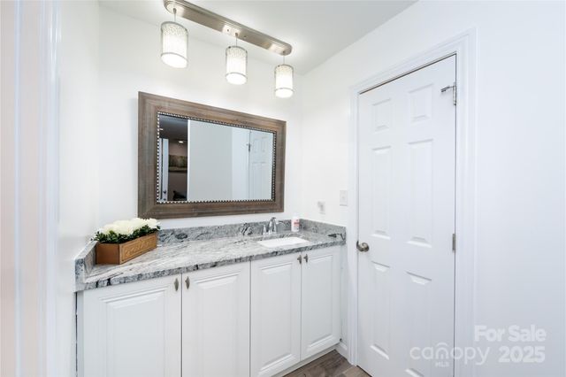 8307 Cricket Lake Drive, Charlotte, NC 28277