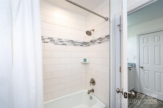 8307 Cricket Lake Drive, Charlotte, NC 28277