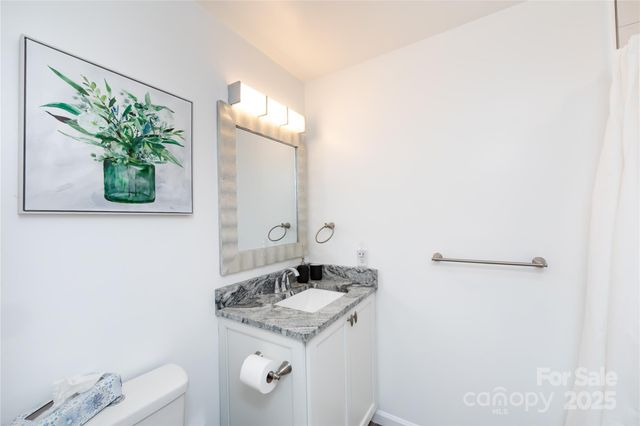 8307 Cricket Lake Drive, Charlotte, NC 28277