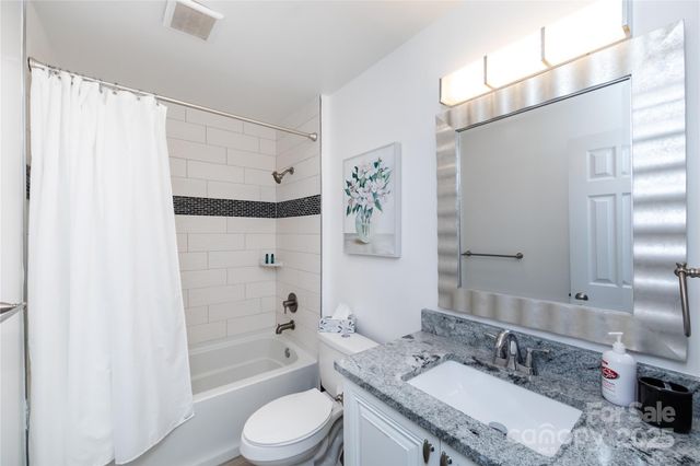 8307 Cricket Lake Drive, Charlotte, NC 28277