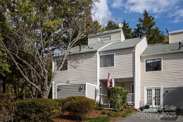 8307 Cricket Lake Drive, Charlotte, NC 28277