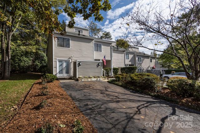 8307 Cricket Lake Drive, Charlotte, NC 28277