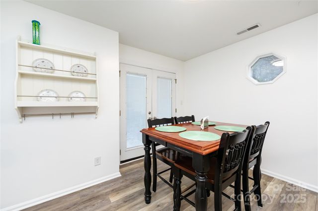 8307 Cricket Lake Drive, Charlotte, NC 28277