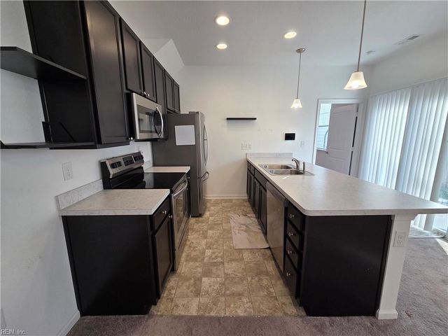 2870 Baldwin DR, Chesapeake, VA 23321