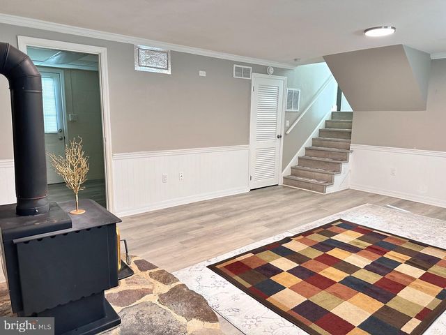 1004 LAKEWOOD DR, Harrisburg, PA 17109