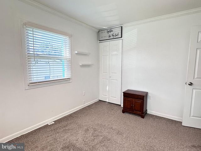 1004 LAKEWOOD DR, Harrisburg, PA 17109