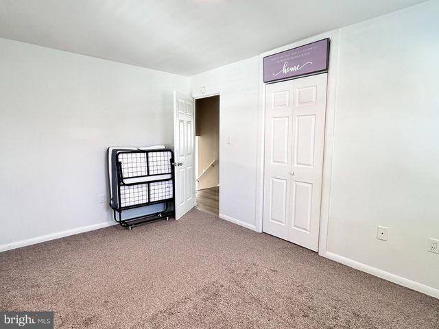 1004 LAKEWOOD DR, Harrisburg, PA 17109