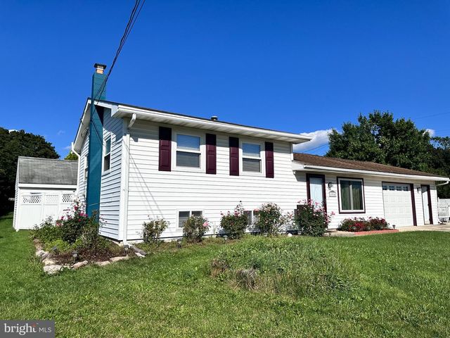 1004 LAKEWOOD DR, Harrisburg, PA 17109