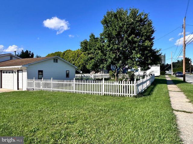 1004 LAKEWOOD DR, Harrisburg, PA 17109