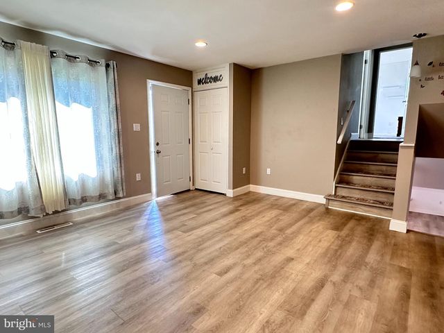 1004 LAKEWOOD DR, Harrisburg, PA 17109