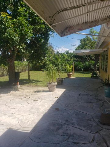 812 Dogwood Road, North Palm Beach, FL 33408